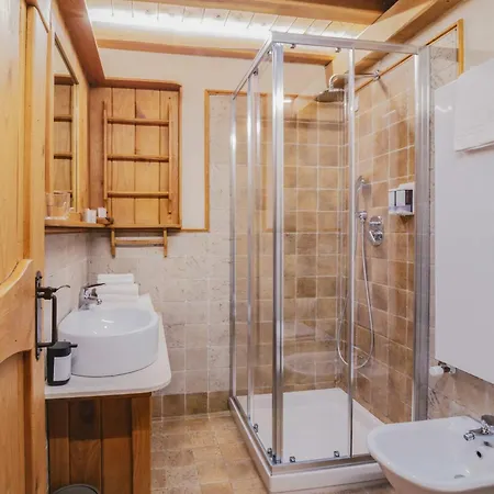 Agriturismo Ferdy Фермерский дом Lenna